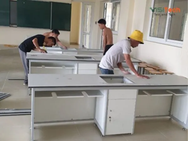 Bàn thí nghiệm học sinh: Tiêu chí chọn mua bàn thí nghiệm chuẩn cho trường học 9 ban thi nghiem hoc sinh 3